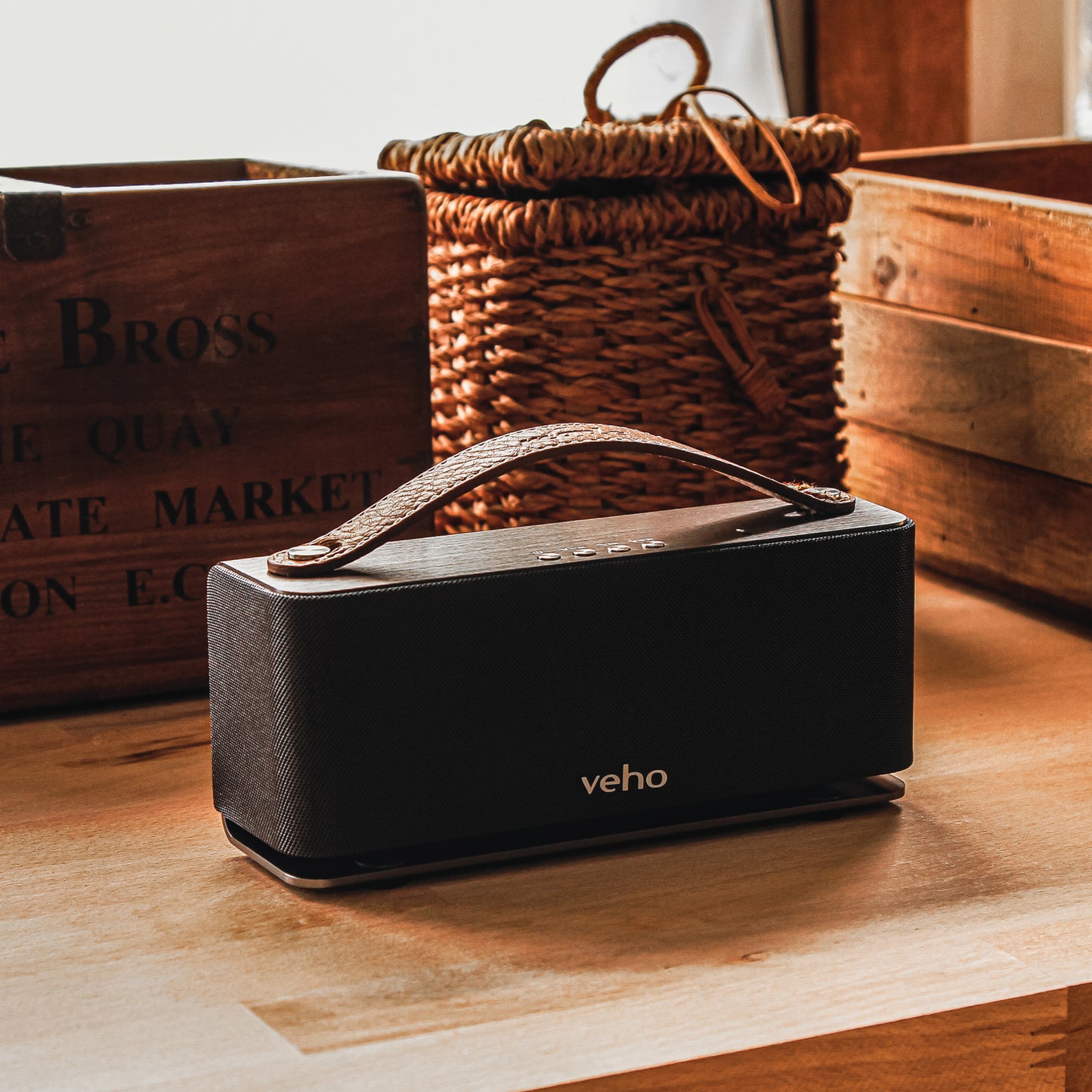 Veho M-Series MR-8 Retro Wireless Speaker and Power Bank