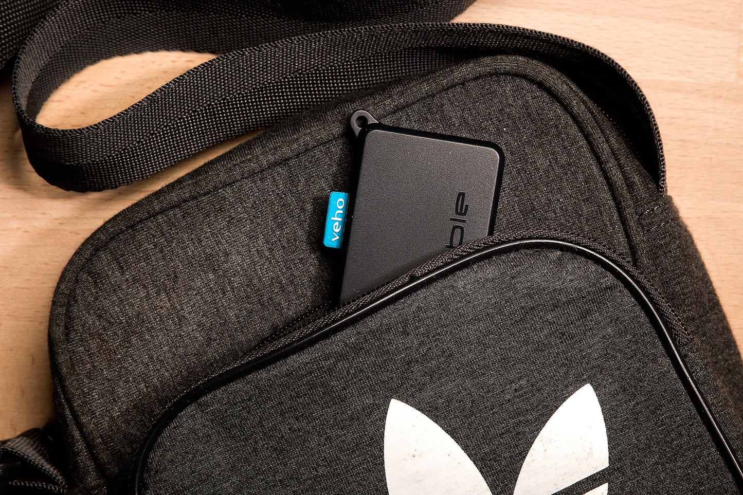 Veho Pebble POKKET 1000mah micro sized keyfob power bank - Black