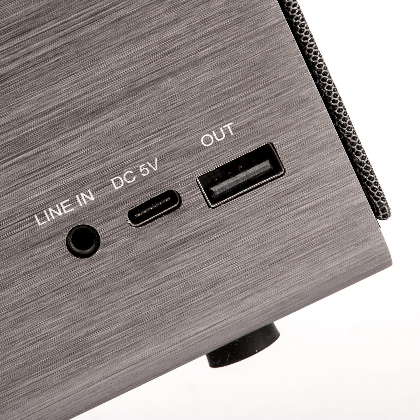 Veho M-Series MR-8 Retro Wireless Speaker and Power Bank